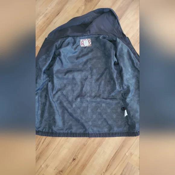 Bundle 5/$30 Size L Element Spring/Fall Jacket - Picture 5 of 6